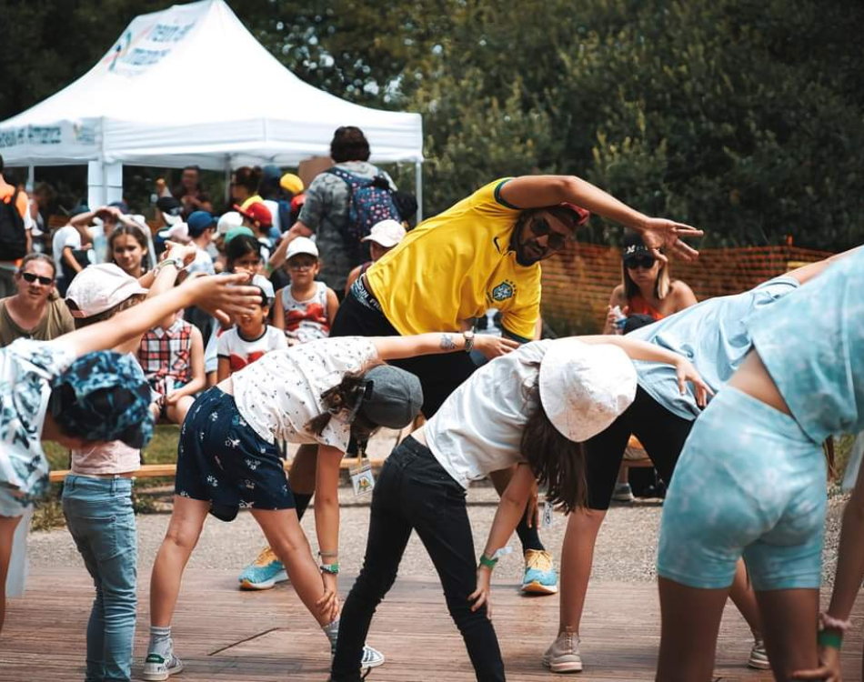 Des élèves en cours de hip hop.